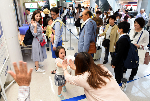 国内線１１年ぶりに３００万人突破 宮崎空港発着 ｌｃｃ成田線など底上げ デジタル夕刊 プレみや