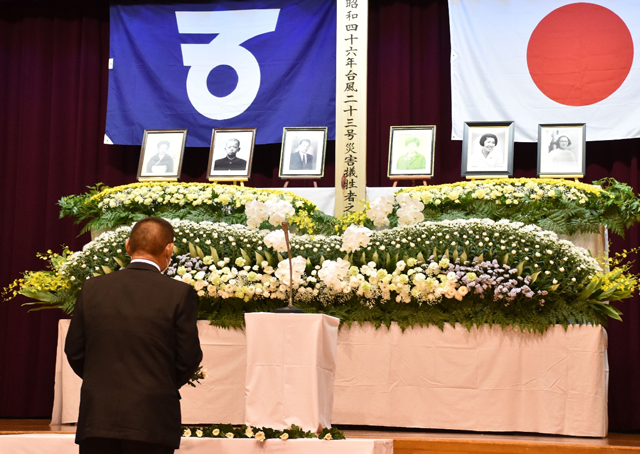 台風で犠牲者の看護師 患者ら悼む 五十回忌迎え五ケ瀬で追悼式 デジタル夕刊 プレみや