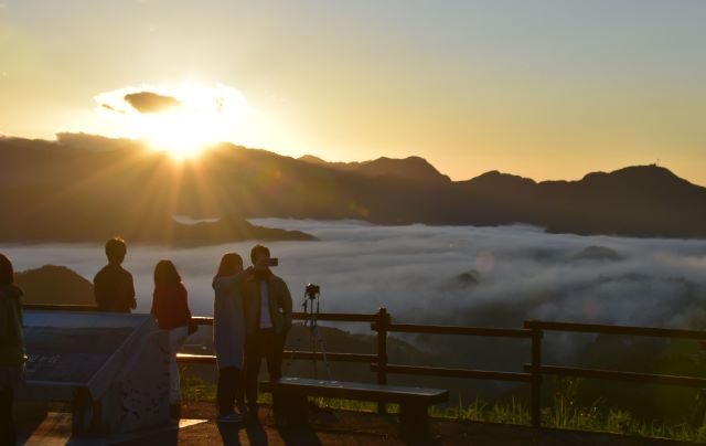 神話の里 幻想的な風景に 高千穂町で雲海広がる デジタル夕刊 プレみや