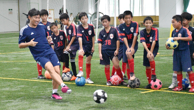 前園さんサッカー教室 元日本代表、児童に熱いアドバイス - デジタル